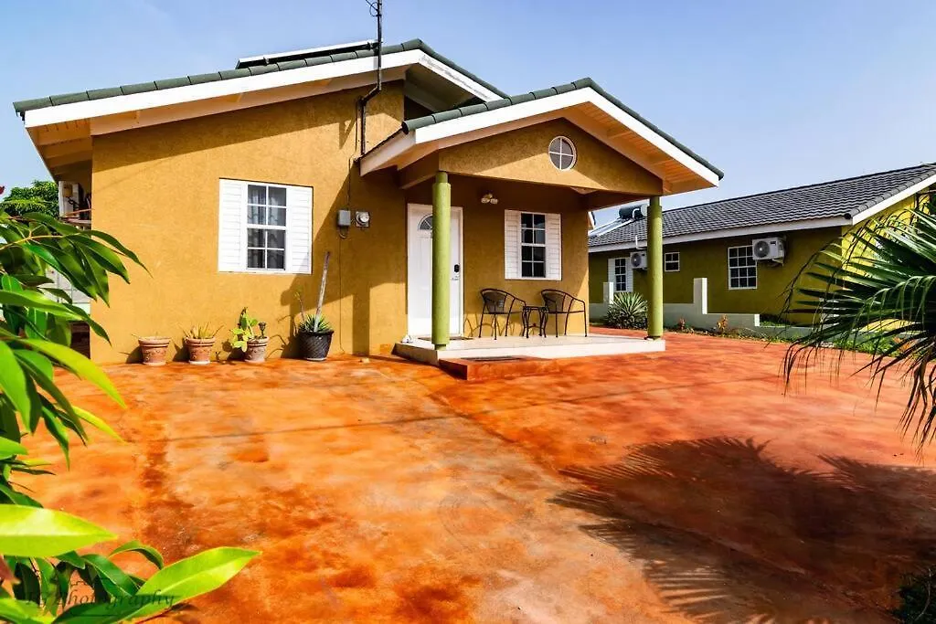 Bungalow Studio Wifi & Hot Water Apartment Mammee Bay