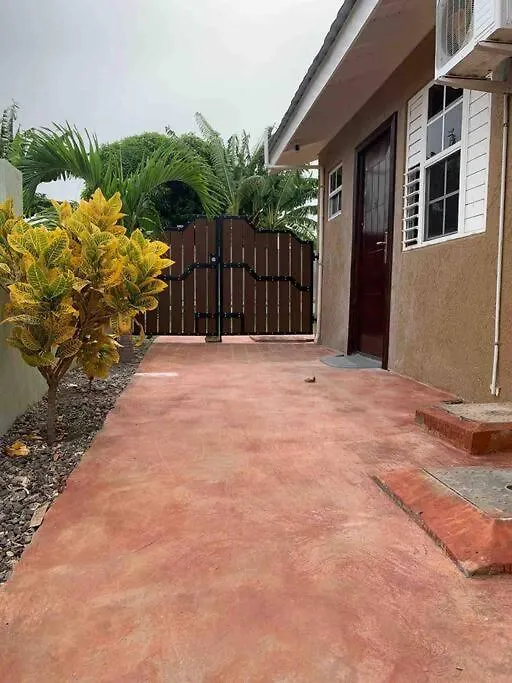 Bungalow Studio Wifi & Hot Water Apartment Mammee Bay